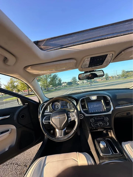 2016 Chrysler 300 (2005-2023) - Image 11 of 14