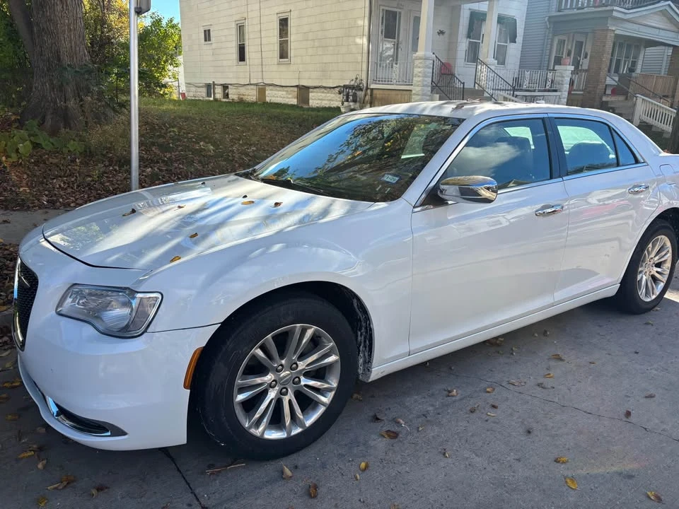 2016 Chrysler 300 (2005-2023) - Image 2 of 8