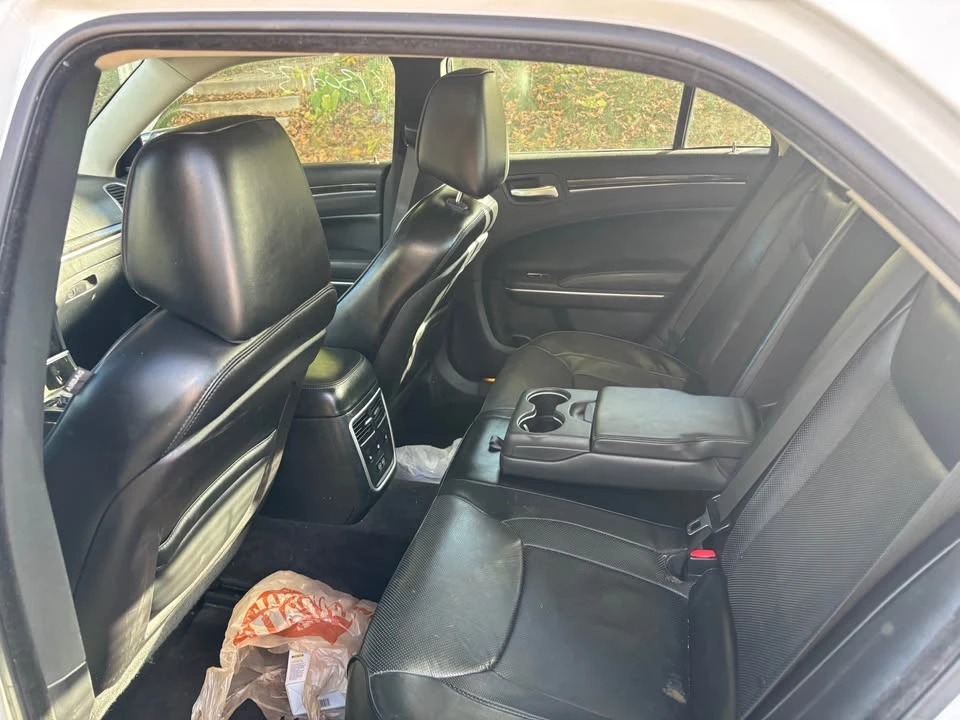 2016 Chrysler 300 (2005-2023) - Image 7 of 8