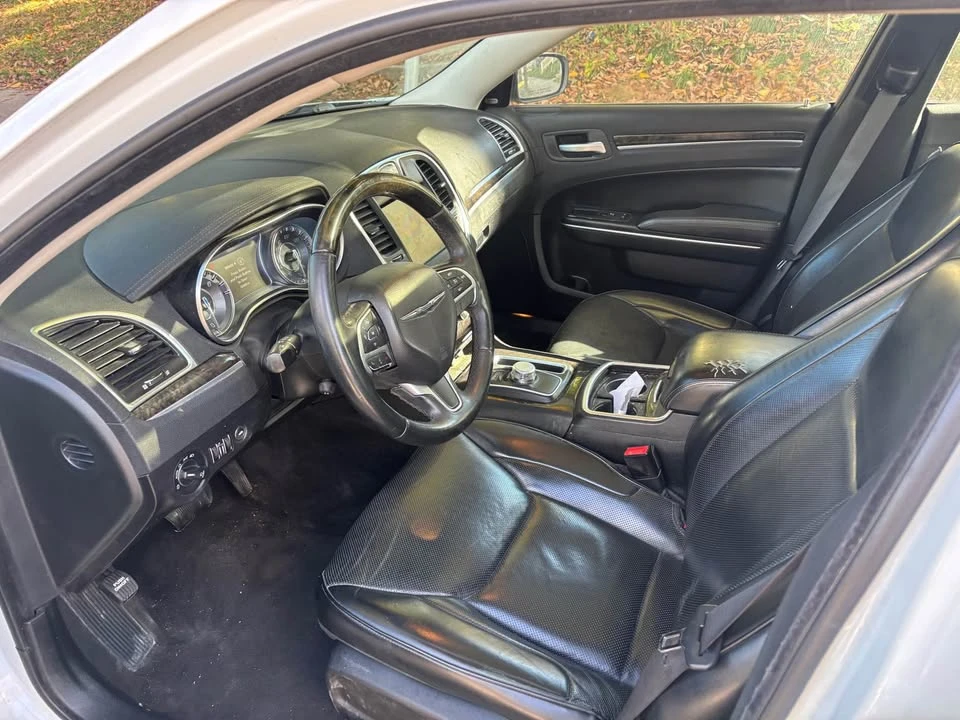 2016 Chrysler 300 (2005-2023) - Image 4 of 8