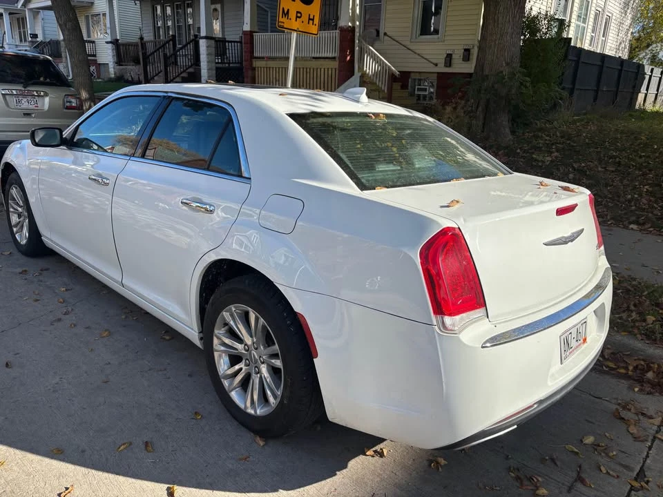 2016 Chrysler 300 (2005-2023) - Image 3 of 8