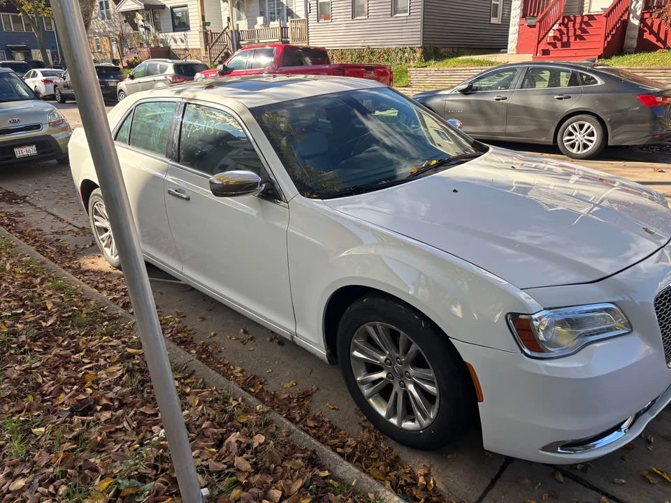 2016 Chrysler 300 (2005-2023) - Image 5 of 8