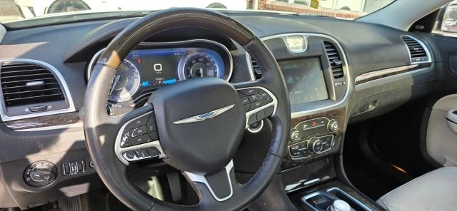2016 Chrysler 300 (2005-2023) - Image 12 of 20