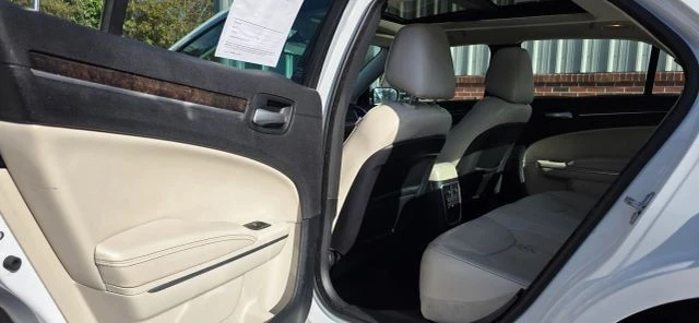 2016 Chrysler 300 (2005-2023) - Image 20 of 20