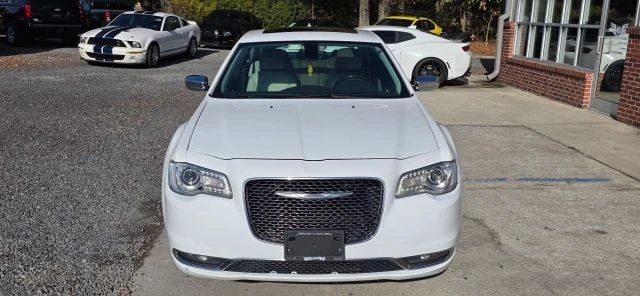 2016 Chrysler 300 (2005-2023) - Image 8 of 20