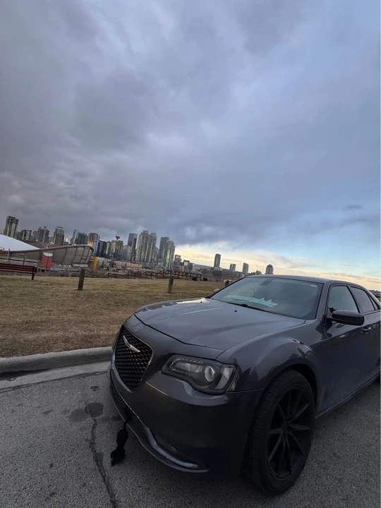 2016 Chrysler 300 (2005-2023) - Image 10 of 11