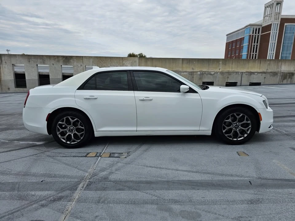 2016 Chrysler 300 (2005-2023) - Image 6 of 18