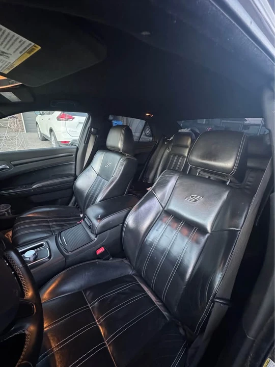 2016 Chrysler 300 (2005-2023) - Image 7 of 11