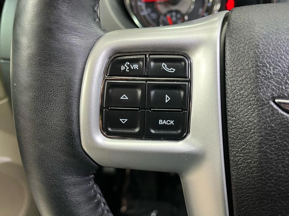 2016 Chrysler Town & Country - Image 15 of 21