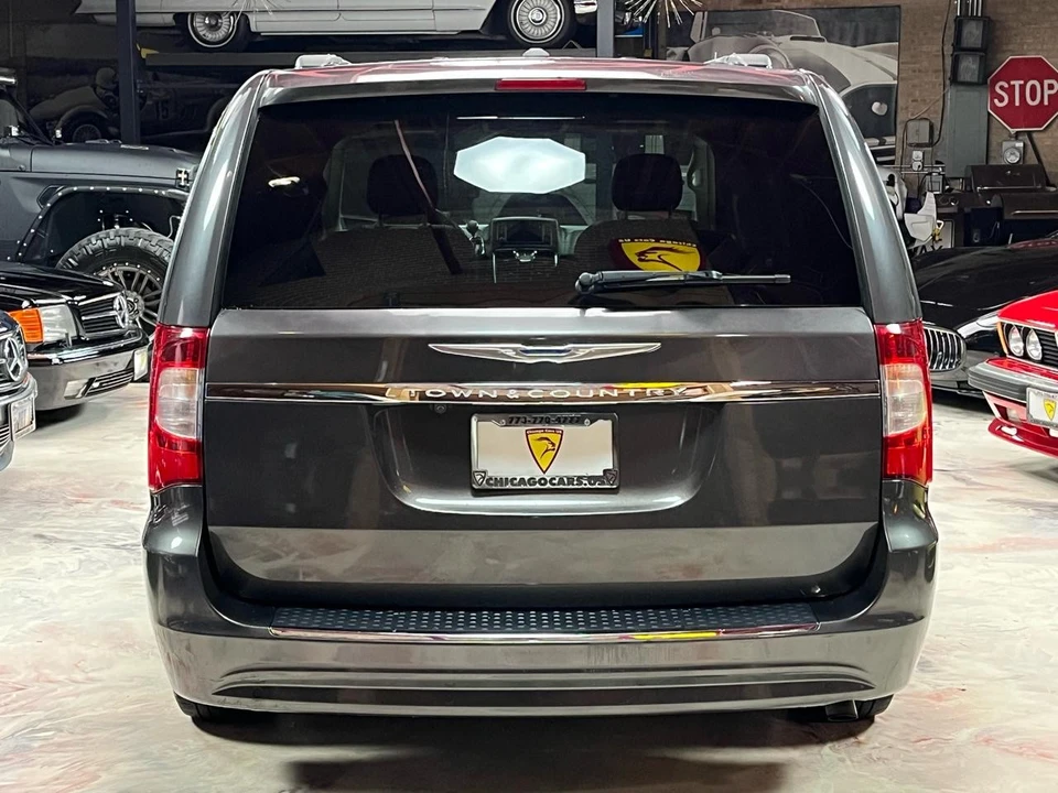2016 Chrysler Town & Country - Image 5 of 21