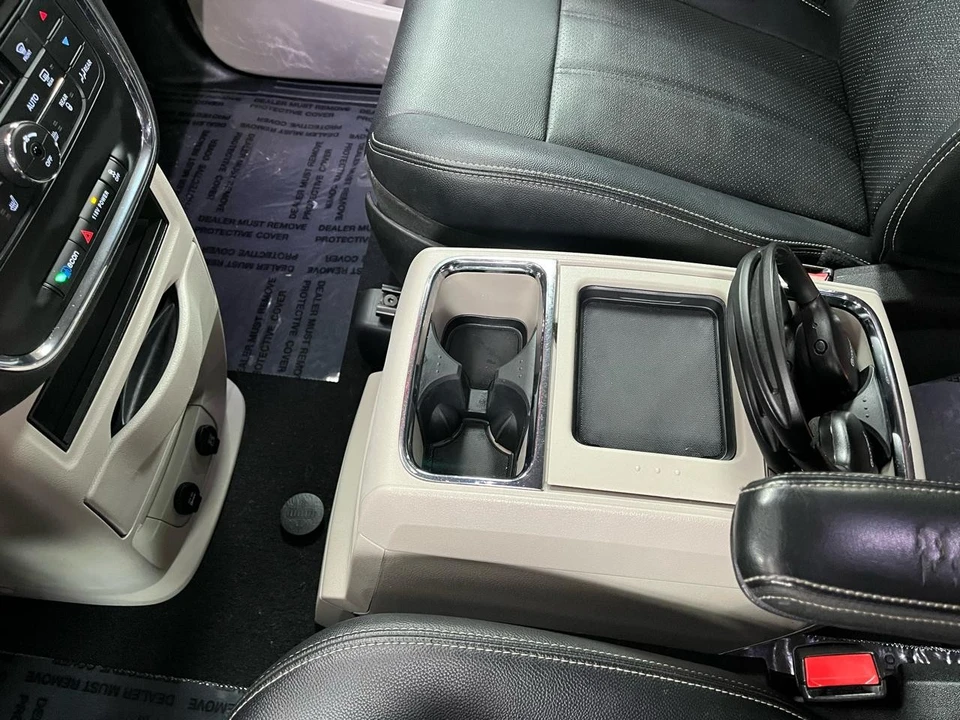 2016 Chrysler Town & Country - Image 20 of 21