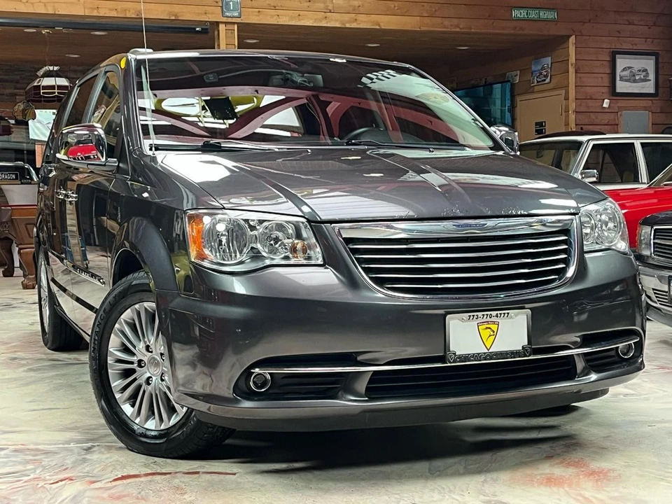 2016 Chrysler Town & Country - Image 3 of 21