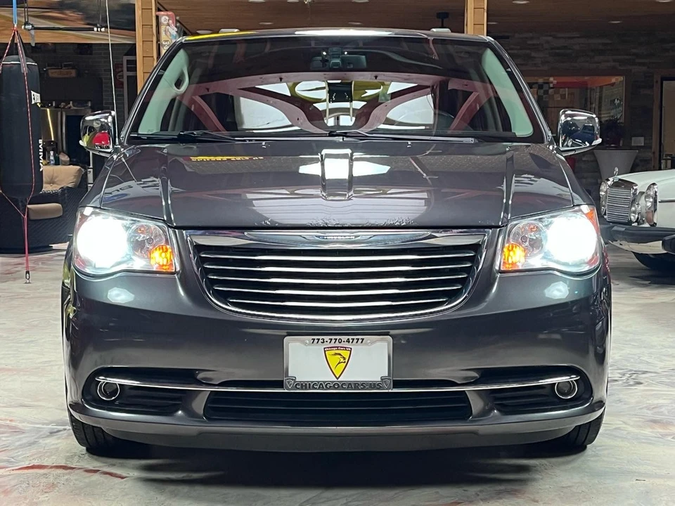 2016 Chrysler Town & Country - Image 7 of 21