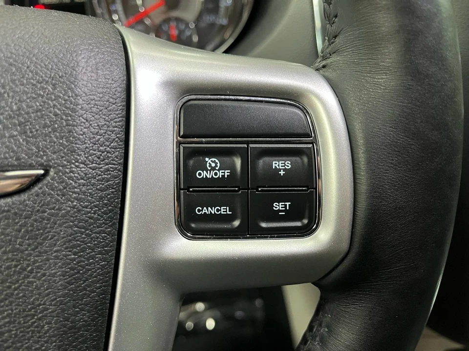 2016 Chrysler Town & Country - Image 14 of 21