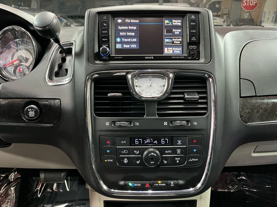 2016 Chrysler Town & Country - Image 18 of 21