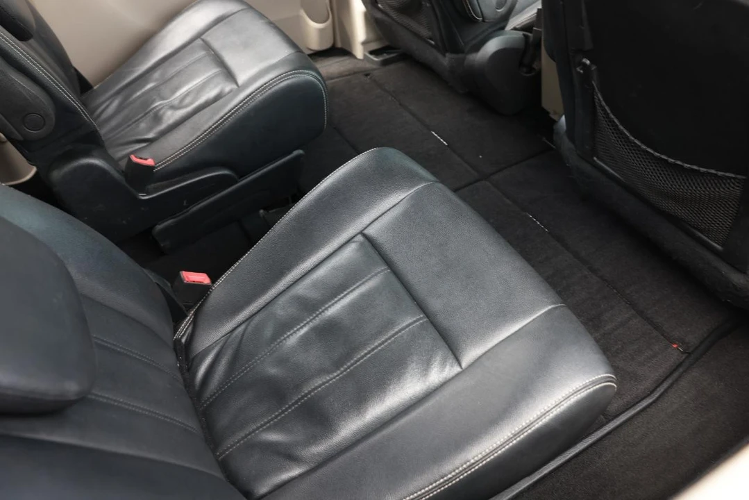 2016 Chrysler Town & Country - Image 12 of 21