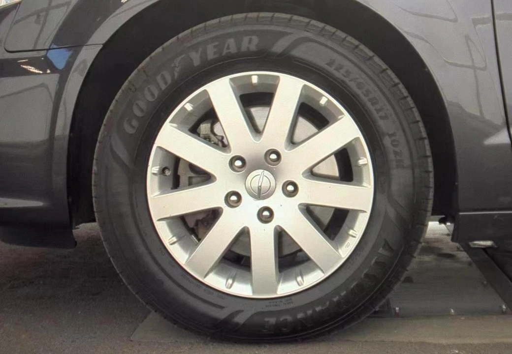 2016 Chrysler Town & Country - Image 9 of 20