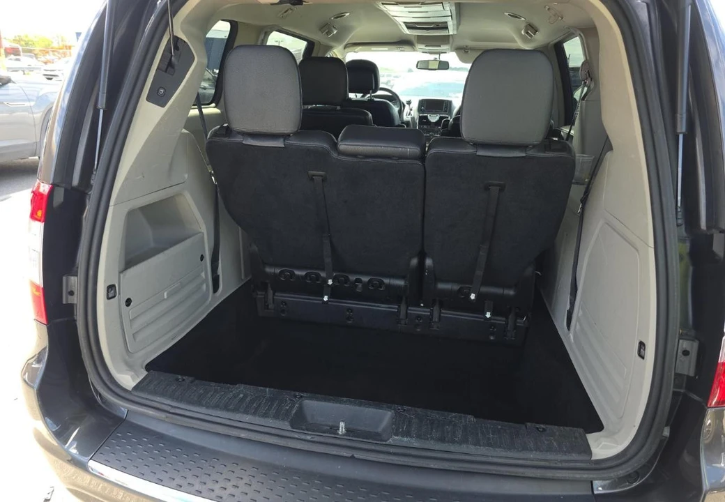 2016 Chrysler Town & Country - Image 20 of 20