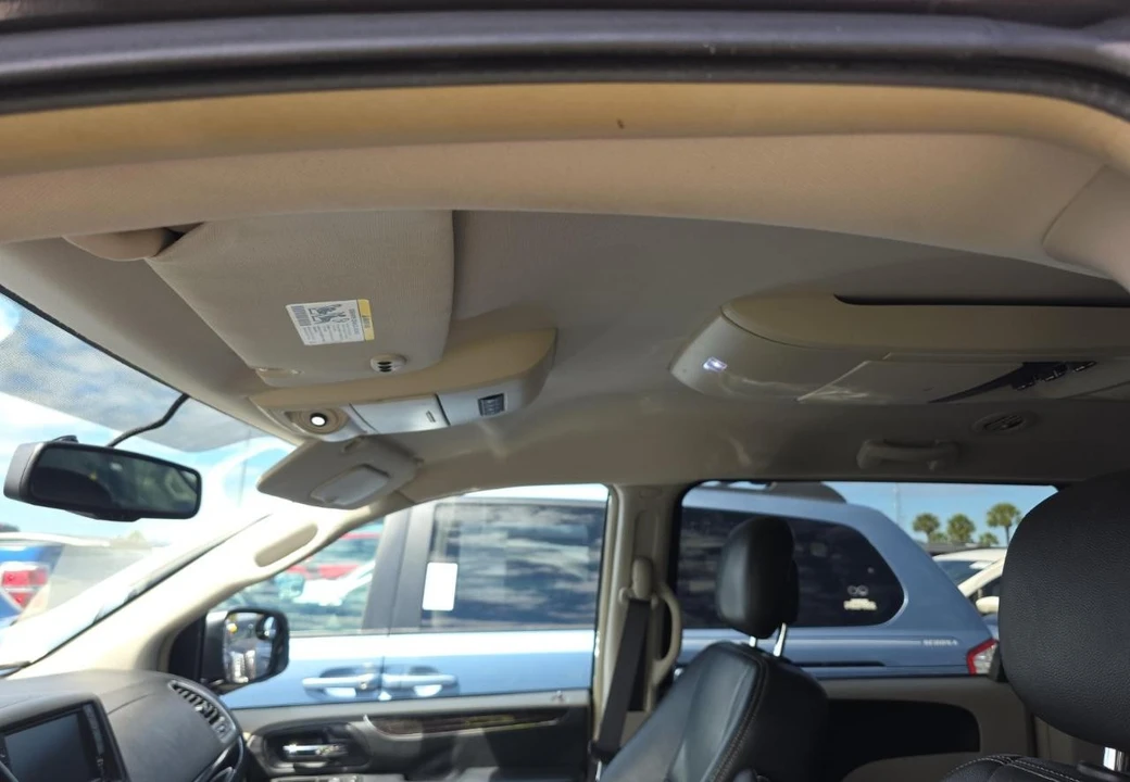 2016 Chrysler Town & Country - Image 18 of 20