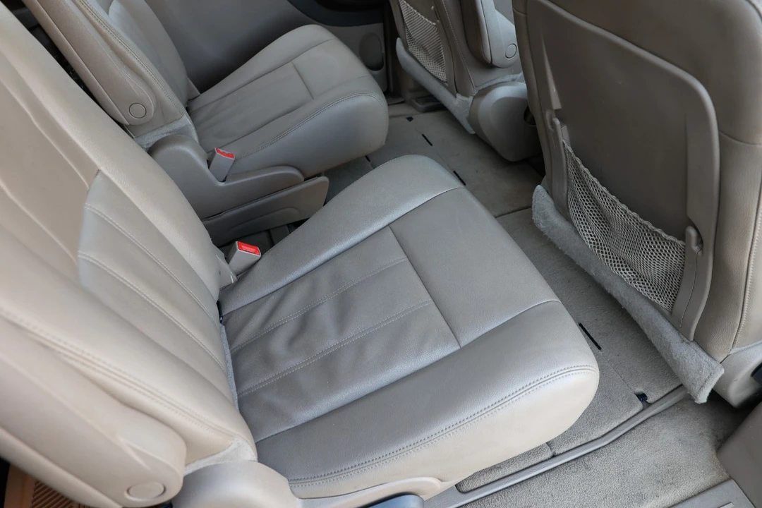 2016 Chrysler Town & Country - Image 12 of 21