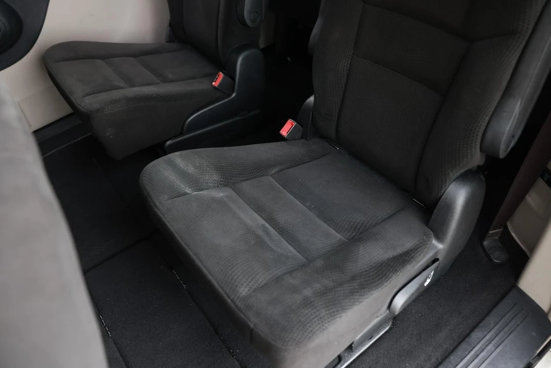 2016 Chrysler Town & Country - Image 10 of 21