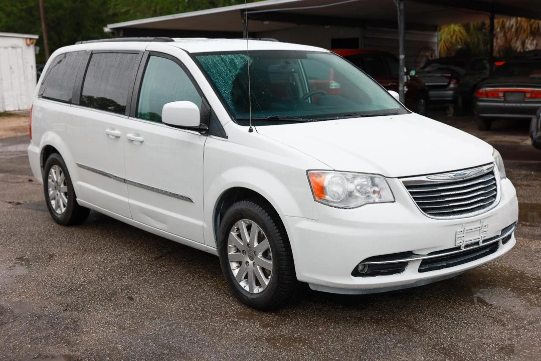 2016 Chrysler Town & Country - Image 15 of 21