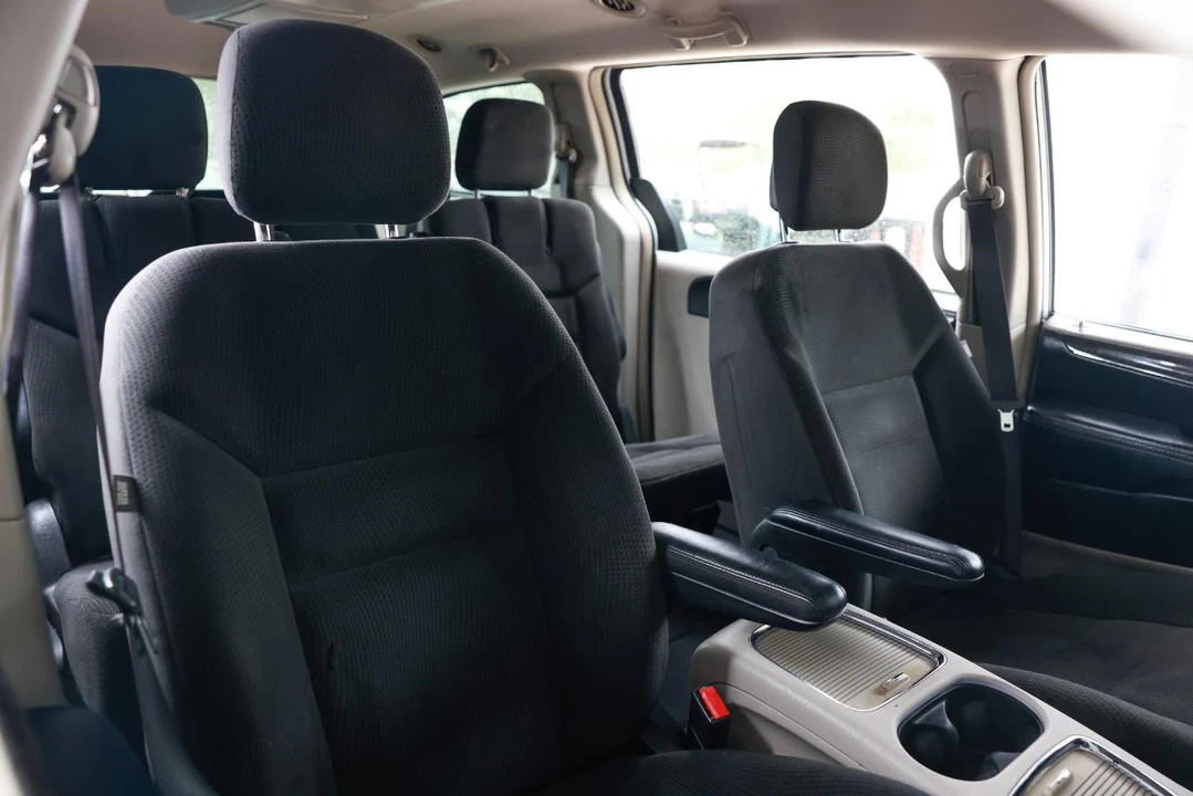 2016 Chrysler Town & Country - Image 16 of 21