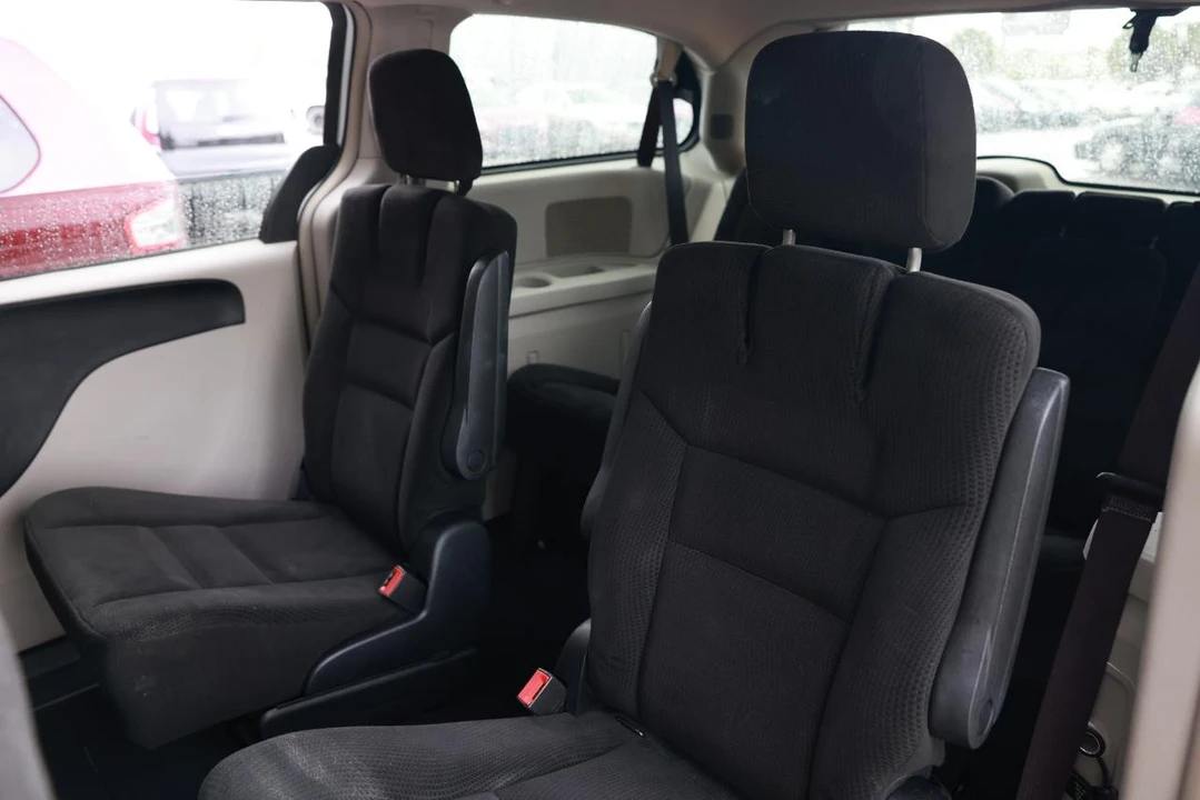 2016 Chrysler Town & Country - Image 8 of 21