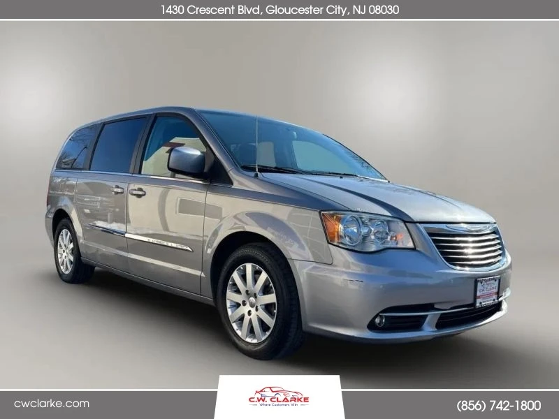 2016 Chrysler Town & Country - Image 4 of 12