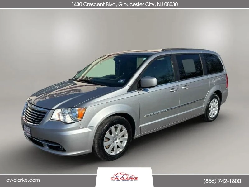 2016 Chrysler Town & Country - Image 10 of 12