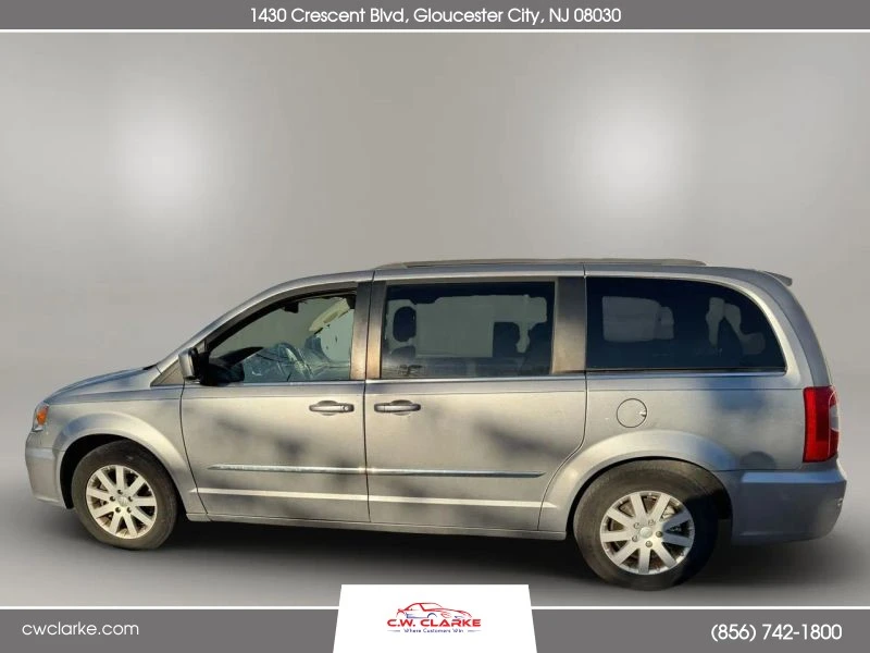 2016 Chrysler Town & Country - Image 8 of 8