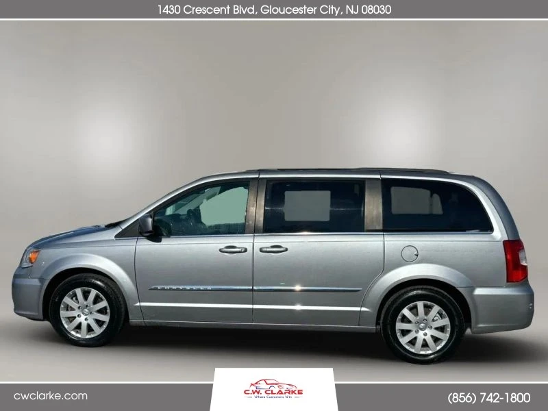 2016 Chrysler Town & Country - Image 9 of 12