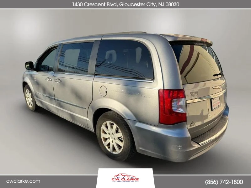 2016 Chrysler Town & Country - Image 7 of 8