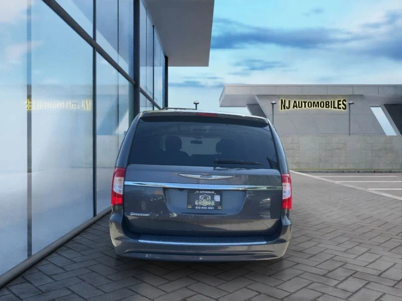 2016 Chrysler Town & Country - Image 6 of 12