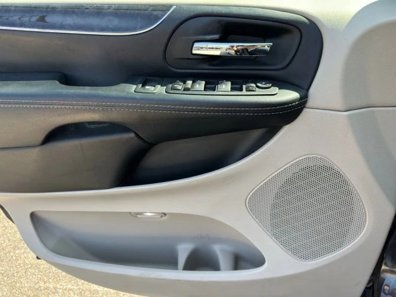 2016 Chrysler Town & Country - Image 12 of 12