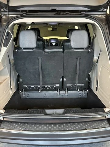 2016 Chrysler Town & Country - Image 19 of 21