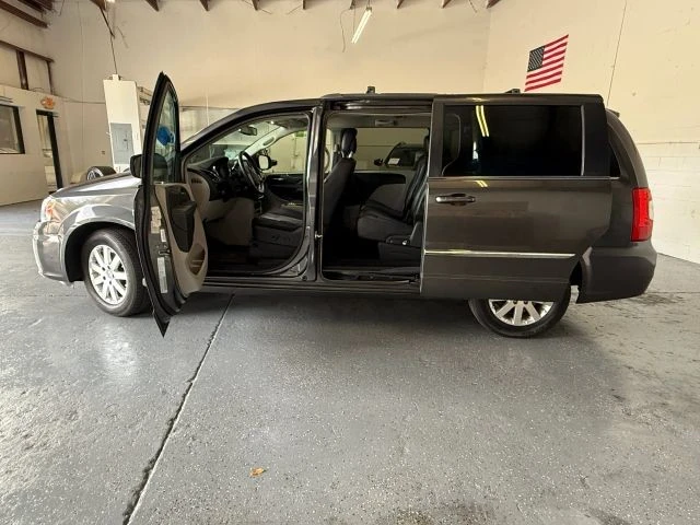 2016 Chrysler Town & Country - Image 15 of 21