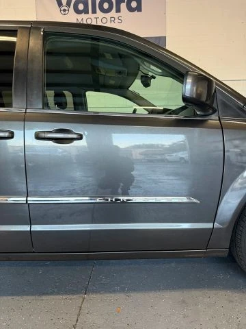 2016 Chrysler Town & Country - Image 6 of 21