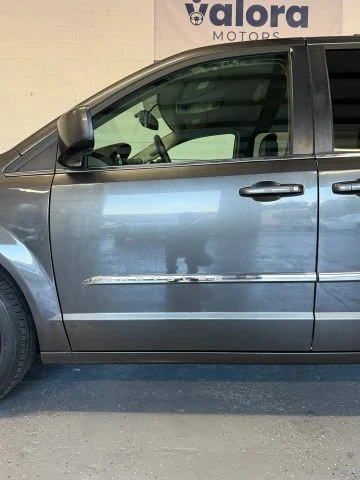 2016 Chrysler Town & Country - Image 11 of 21
