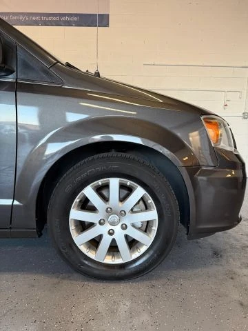 2016 Chrysler Town & Country - Image 5 of 21