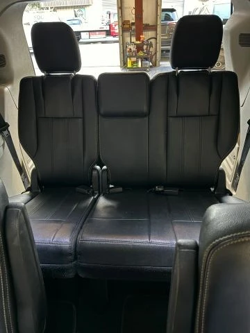 2016 Chrysler Town & Country - Image 21 of 21