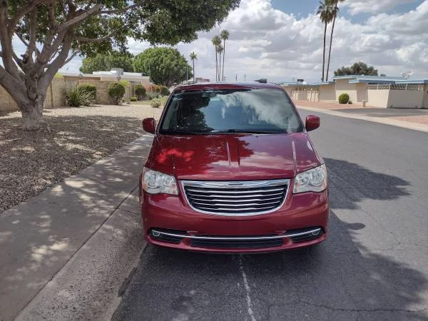 2016 Chrysler Town & Country - Image 5 of 16