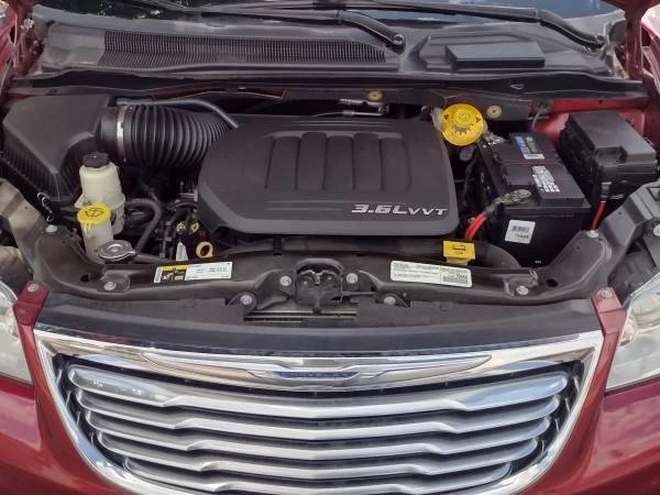 2016 Chrysler Town & Country - Image 13 of 16
