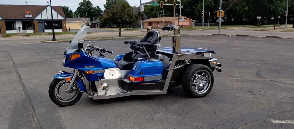 2016 Pontiac Fiero - Image 2 of 18