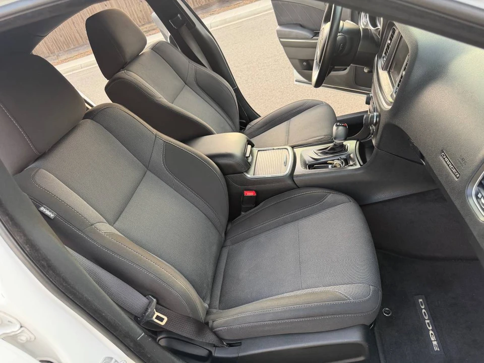 2016 Dodge Charger 7th Gen - Image 19 of 23