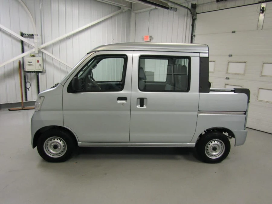 2016 Daihatsu Hijet - Image 2 of 12