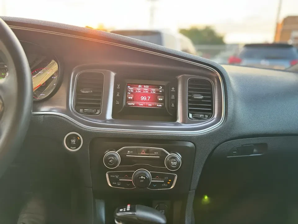 2016 Dodge Charger 7th Gen - Image 15 of 18