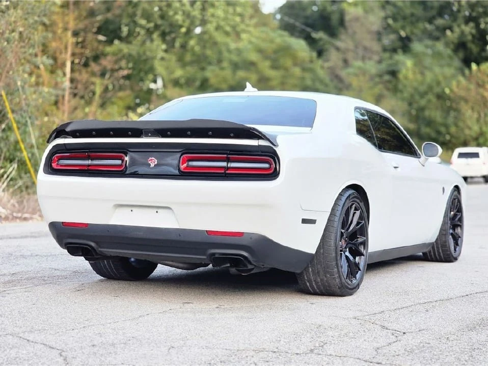 2016 Dodge Challenger SRT Hellcat 3rd Gen - Image 11 of 20