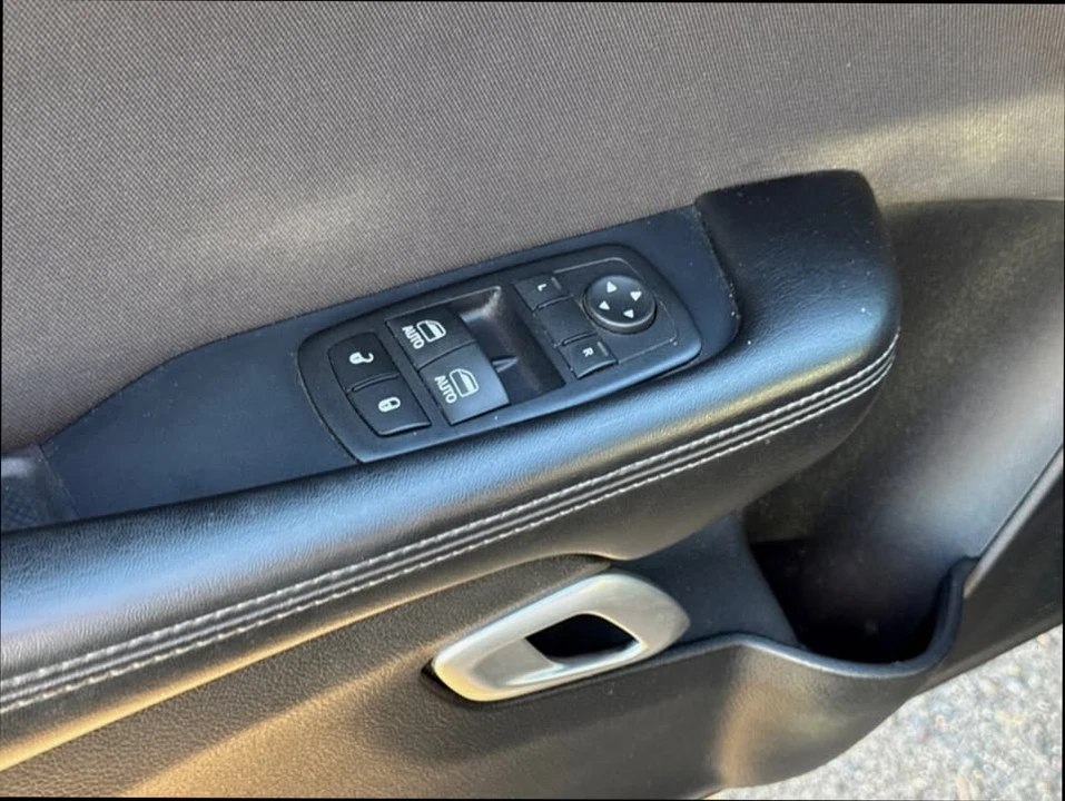 2016 Dodge Challenger 3rd Gen - Image 10 of 12