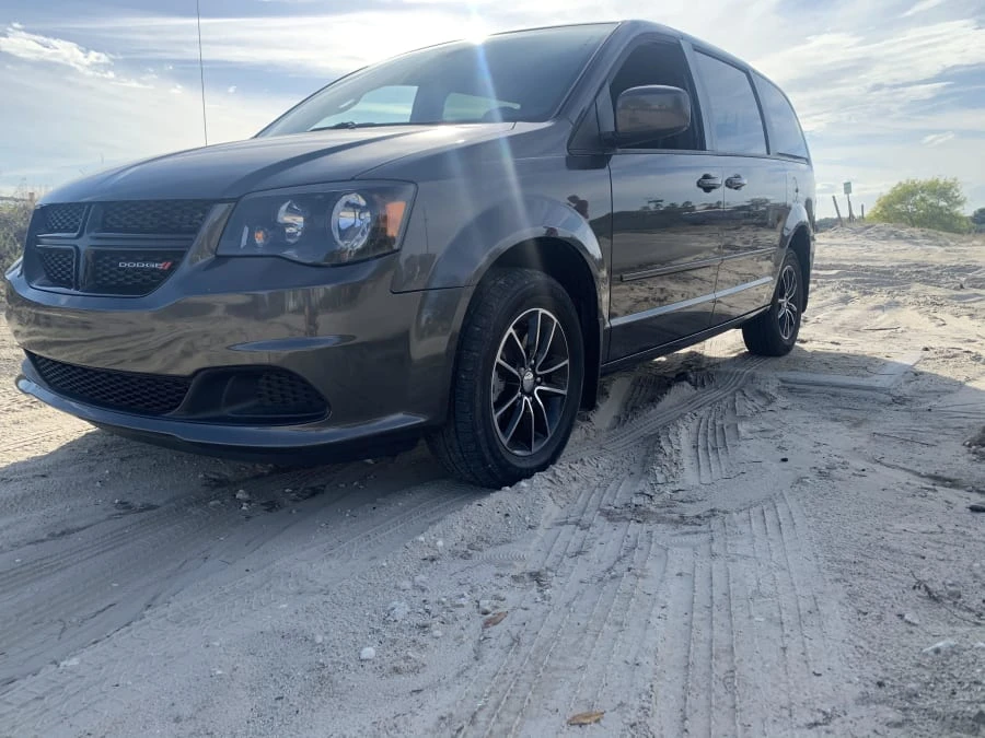 2016 Dodge Caravan - Image 2 of 8